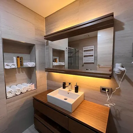 Secure Eclectic 1brs In Luxury W 2 Pools Gym Sauna Basketball Court Meeting Free Parking Concierge Close To Expo Center ホテル *