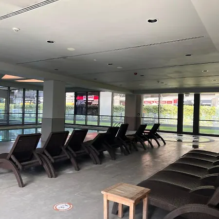 Secure Eclectic 1brs In Luxury W 2 Pools Gym Sauna Basketball Court Meeting Free Parking Concierge Close To Expo Center Hotel