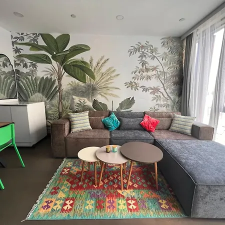 Secure Eclectic 1brs In Luxury W 2 Pools Gym Sauna Basketball Court Meeting Free Parking Concierge Close To Expo Center *