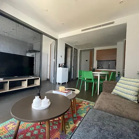 Secure Eclectic 1brs In Luxury W 2 Pools Gym Sauna Basketball Court Meeting Free Parking Concierge Close To Expo Center