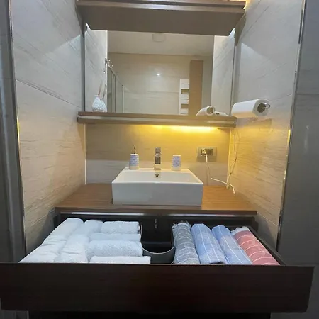 Secure Eclectic 1brs In Luxury W 2 Pools Gym Sauna Basketball Court Meeting Free Parking Concierge Close To Expo Center 호텔
