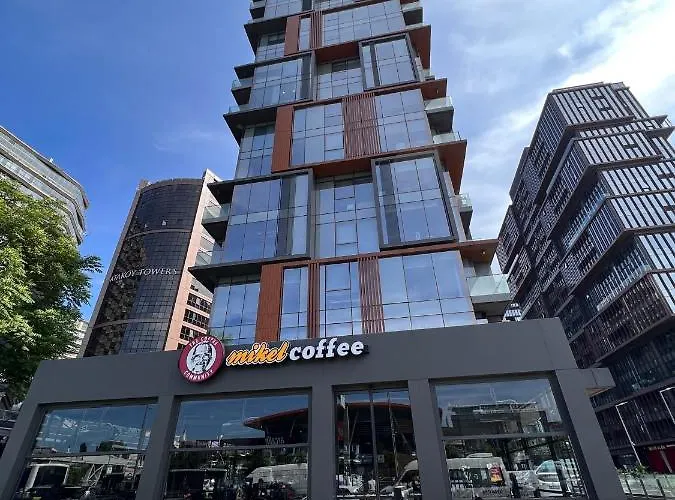 Secure Eclectic 1brs In Luxury W 2 Pools Gym Sauna Basketball Court Meeting Free Parking Concierge Close To Expo Center Hotel *