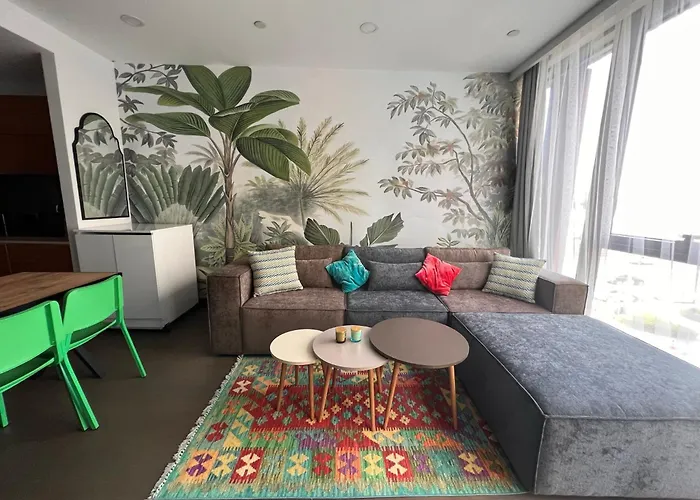 Secure Eclectic 1brs In Luxury W 2 Pools Gym Sauna Basketball Court Meeting Free Parking Concierge Close To Expo Center *