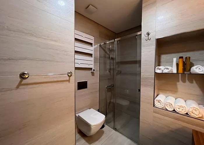 Secure Eclectic 1brs In Luxury W 2 Pools Gym Sauna Basketball Court Meeting Free Parking Concierge Close To Expo Center Hotel Istanbul