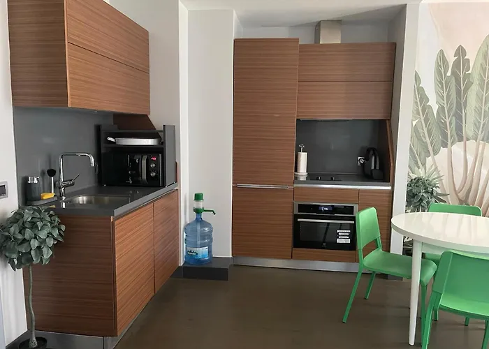 Secure Eclectic 1brs In Luxury W 2 Pools Gym Sauna Basketball Court Meeting Free Parking Concierge Close To Expo Center Hotel Istanbul