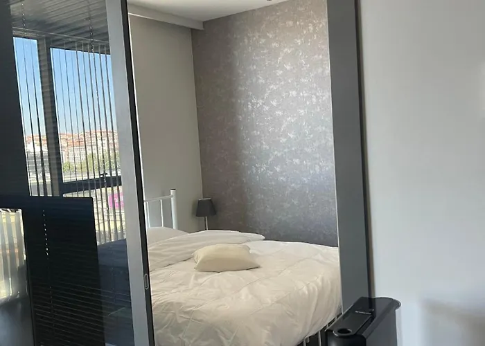 Hotel Secure Eclectic 1brs In Luxury W 2 Pools Gym Sauna Basketball Court Meeting Free Parking Concierge Close To Expo Center Istanbul