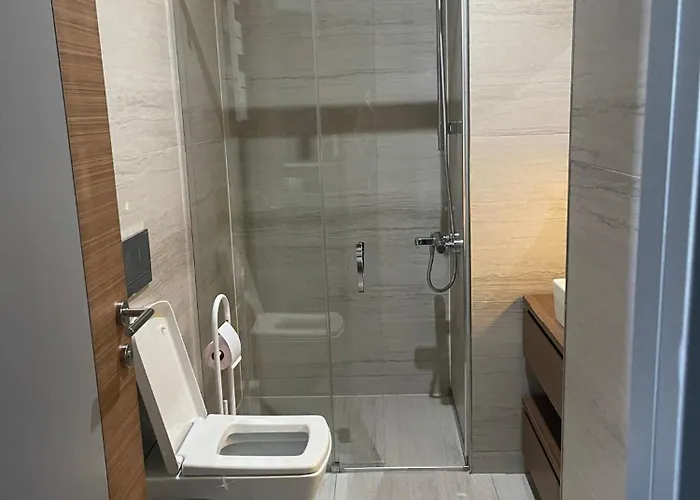 Secure Eclectic 1brs In Luxury W 2 Pools Gym Sauna Basketball Court Meeting Free Parking Concierge Close To Expo Center Hotel *