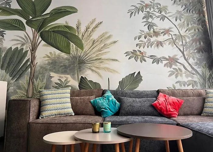 Hotel Secure Eclectic 1brs In Luxury W 2 Pools Gym Sauna Basketball Court Meeting Free Parking Concierge Close To Expo Center