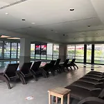 Secure Eclectic 1brs In Luxury W 2 Pools Gym Sauna Basketball Court Meeting Free Parking Concierge Close To Expo Center Hotel