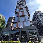 Secure Eclectic 1brs In Luxury W 2 Pools Gym Sauna Basketball Court Meeting Free Parking Concierge Close To Expo Center Hotel *