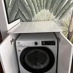 Secure Eclectic 1brs In Luxury W 2 Pools Gym Sauna Basketball Court Meeting Free Parking Concierge Close To Expo Center Hotel