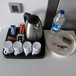 Hotel Secure Eclectic 1brs In Luxury W 2 Pools Gym Sauna Basketball Court Meeting Free Parking Concierge Close To Expo Center